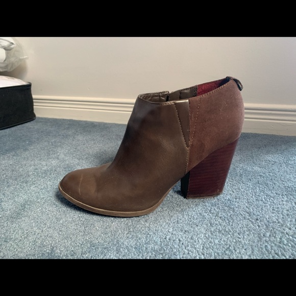 Tommy Hilfiger shoes - Picture 2 of 3